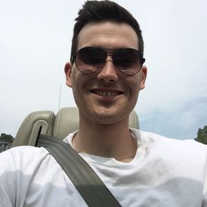 Meet your Posher, Avery